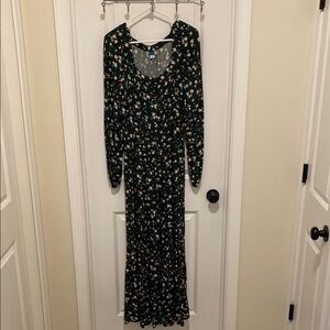 NWT Old Navy Dark Green Floral Long Sleeve Dress